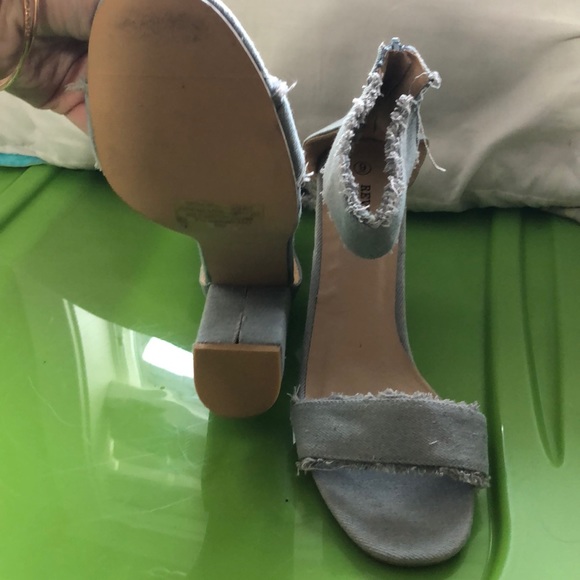 Jean frayed open toe heels - Picture 7 of 9